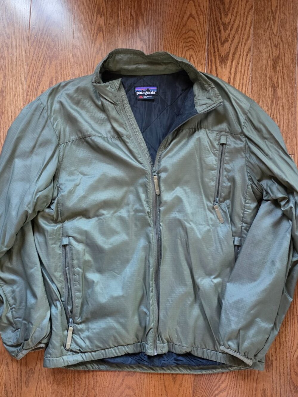 XL Patagonia moss green mid-weight zip-up jacket